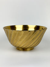 Load image into Gallery viewer, Vintage Spiral Brass Pedestal Bowl
