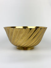 Load image into Gallery viewer, Vintage Spiral Brass Pedestal Bowl
