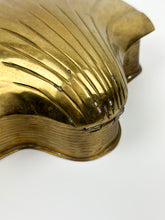 Load image into Gallery viewer, Vintage Brass Shell Hinged Trinket Box
